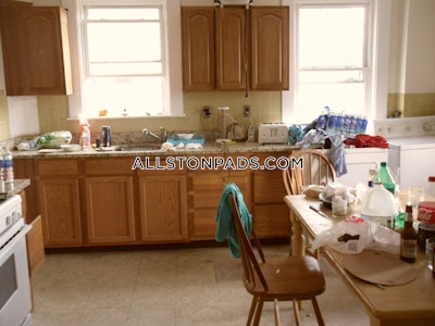 Allston 4 Beds 1 Bath Boston - $3,300