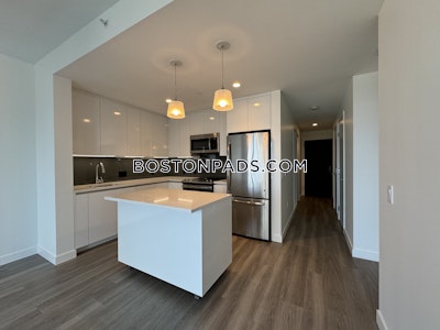 West End 1 Bed 1 Bath + Den Boston - $8,955