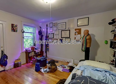 Cambridge 2 Bed, 1 Bath Unit  Harvard Square - $3,300