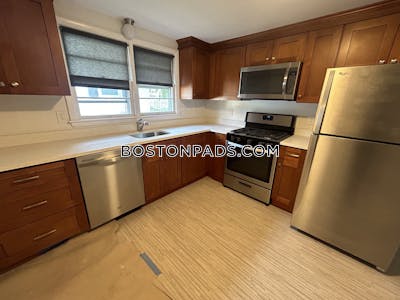 West Roxbury 3 Beds 2 Baths Boston - $3,700 50% Fee