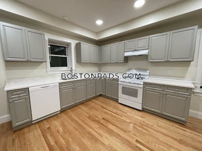 Cambridge Completely renovated 3 Beds 2 Baths on Mass Ave  Porter Square - $4,400