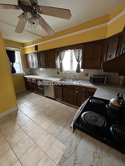 Medford 5 Beds 2 Baths  Tufts - $4,000