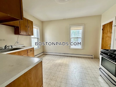 Somerville 1 Bed 1 Bath  Tufts - $2,600