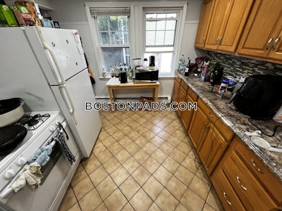 Somerville 4 Beds 1 Bath  Tufts - $5,180