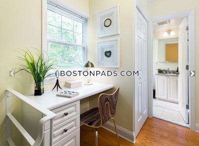 Brookline Apartment for rent 1 Bedroom 1.5 Baths  Chestnut Hill - $3,275 No Fee